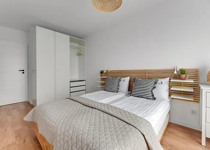 Apartment Baltic Seaside Letnica With Parking By Lion