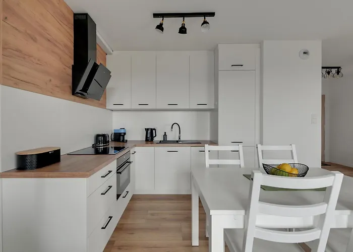 Baltic Seaside Letnica With Parking By Lion Apartment Danzig